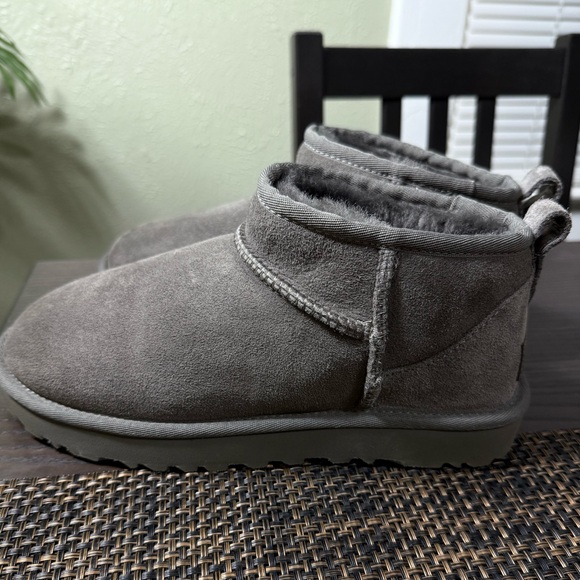 UGG Womens Classic Ultra Mini Booties - Picture 4 of 13